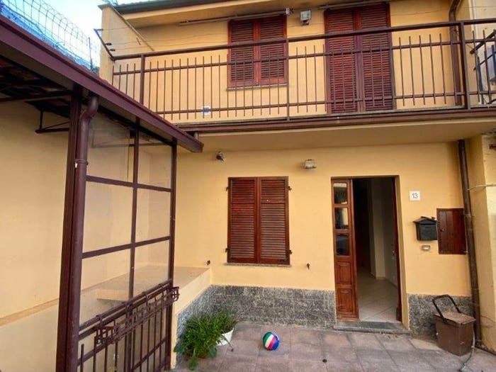 Casa quadrilocale in vendita in Via Giuseppe Mazzini, Centro, Pecetto di Valenza