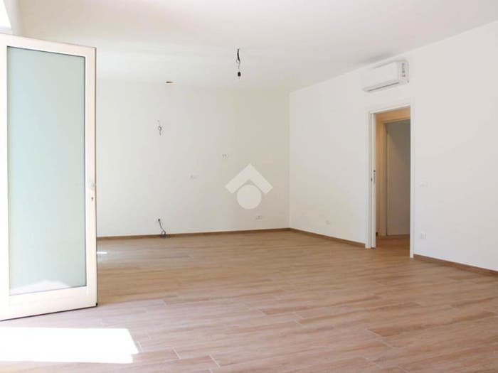 Appartamento quadrilocale in vendita in Via Rocco Scotellaro, Putignano