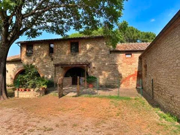 Casa trilocale in vendita in Via Di Ficaiole, Rapolano Terme