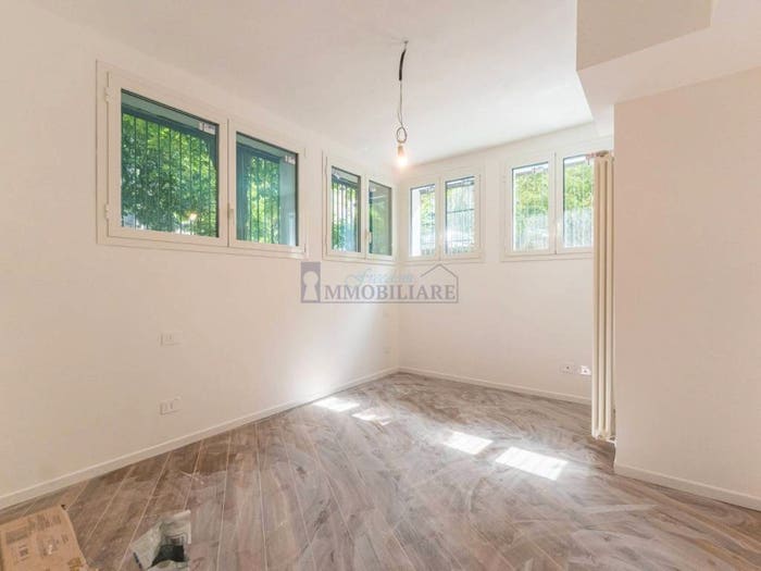 Appartamento bilocale in vendita in Via delle Primule, Lorenteggio, Milano
