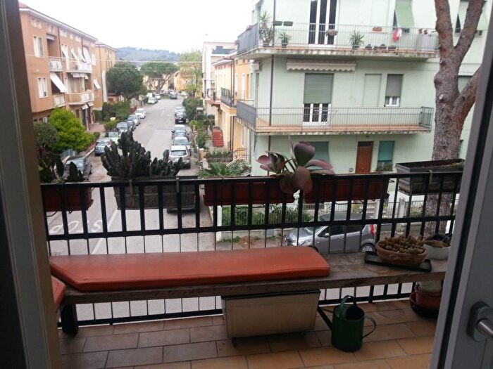 Appartamento quadrilocale in vendita in Via Luciano Manara, Pantano, Pesaro