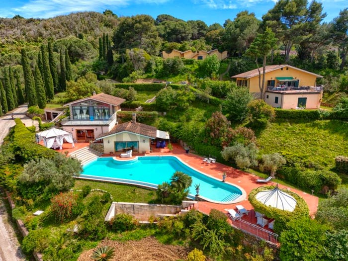 Casa con 6 locali in vendita in Portoferraio