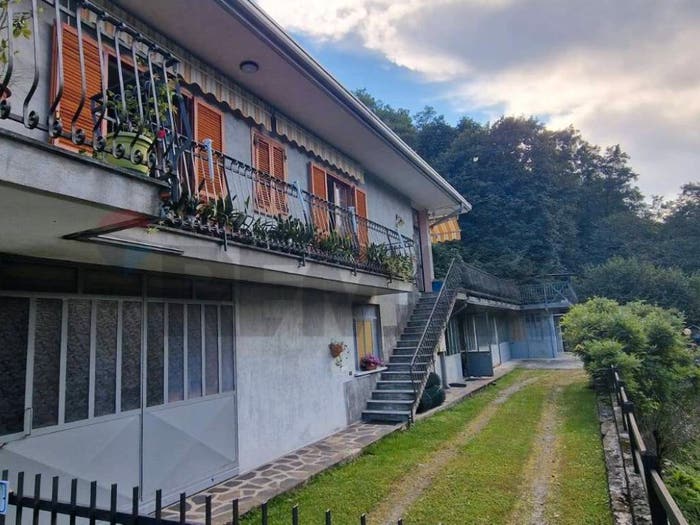 Casa trilocale in vendita in via per cesara, Cesara
