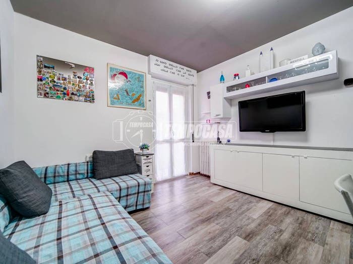 Appartamento bilocale in vendita in Via Col di Lana, Centro, Jerago con Orago