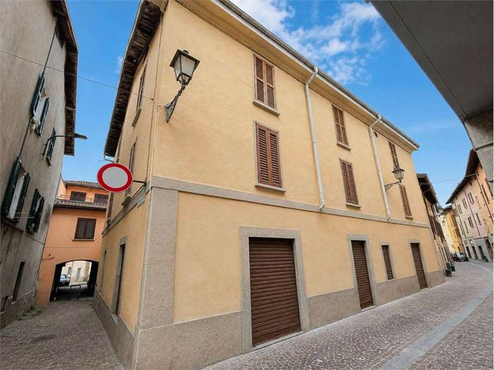 Appartamento trilocale in vendita in Vicolo Orti, Centro, Oggiono