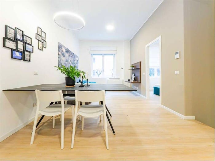 Appartamento trilocale in vendita in Via Reina, Plebisciti Susa, Milano