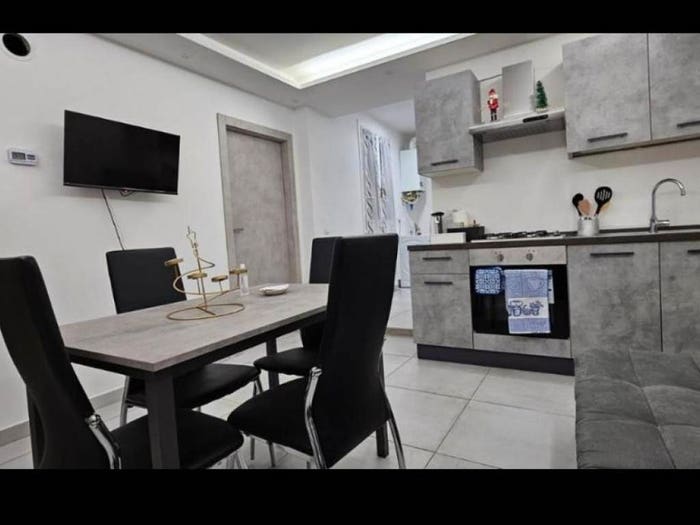 Appartamento trilocale in vendita in Via Torretta, Canzo