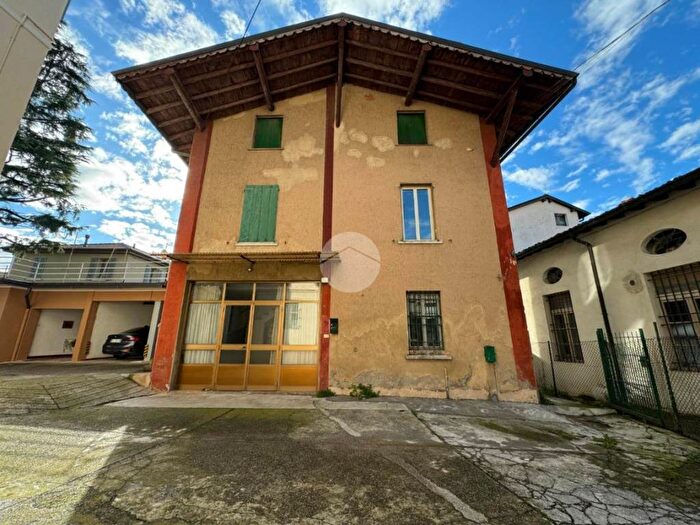 Casa con 5 locali in vendita in Via Guglielmo Marconi, Centro, Cellatica