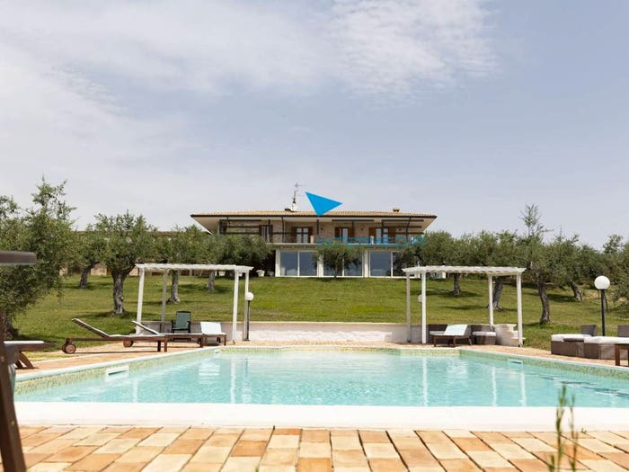 Casa con 6 locali in vendita in Contrada Cecalupo, Loreto Aprutino