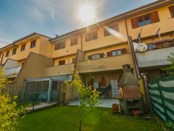 Casa con 5 locali in vendita in Via Monsignor Norberto Perini, Centro, Carpiano