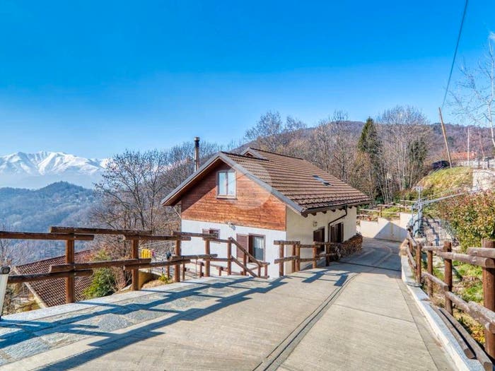 Casa con 6 locali in vendita in Borgata Levrette, Centro, Valgioie