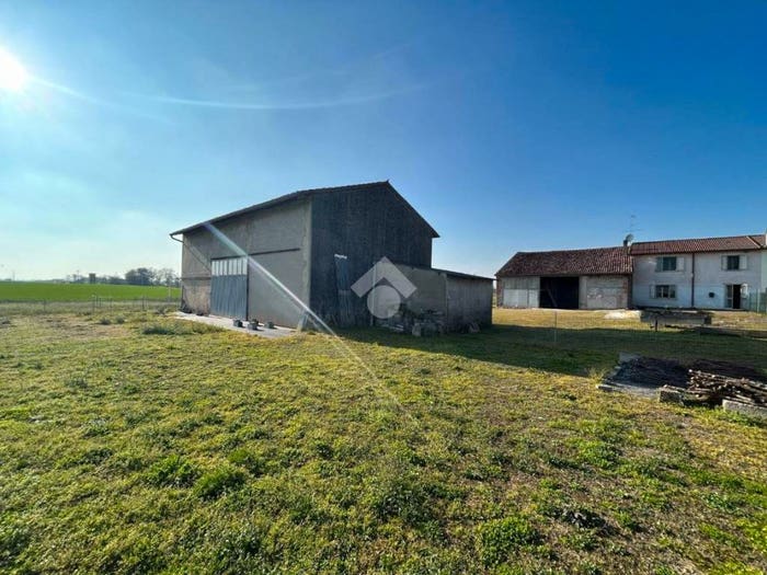 Casa con 5 locali in vendita in Sorgà