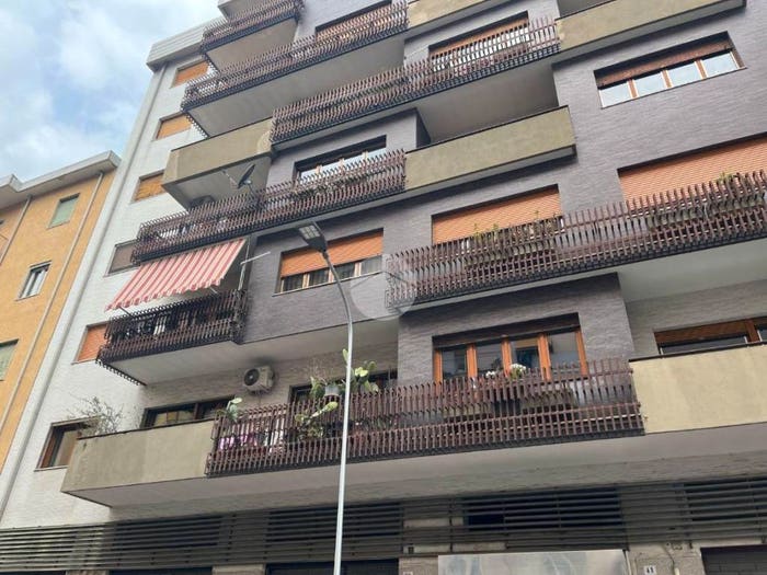 Appartamento quadrilocale in vendita in Via Emilio Capizzano, Stadio Città, Cosenza