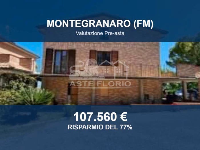 Appartamento con 6 locali in vendita in Via Veregrense, Centro, Montegranaro