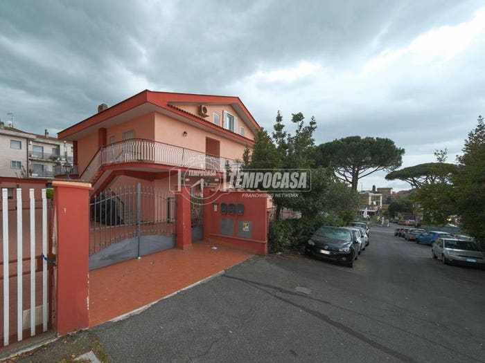 Appartamento con 5 locali in vendita in Via Carlo Bertolazzi, La Storta, Roma