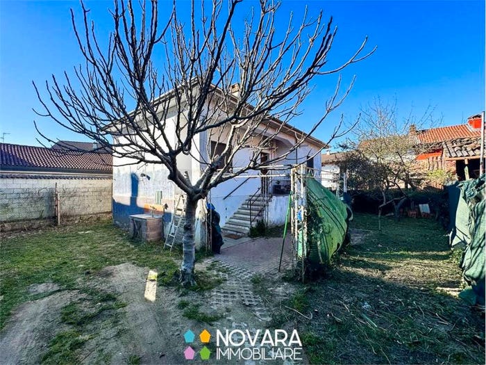 Casa bilocale in vendita in Via Lago, Centro, Vinzaglio