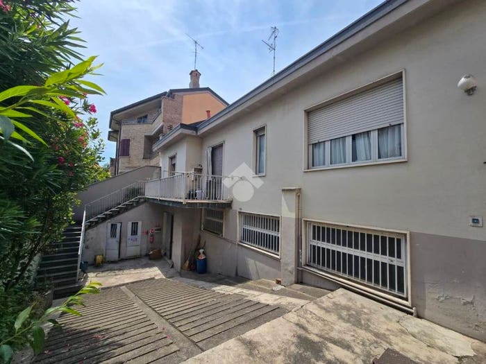 Casa quadrilocale in vendita in VIA CARLO CARRA', Bovisasca, Milano