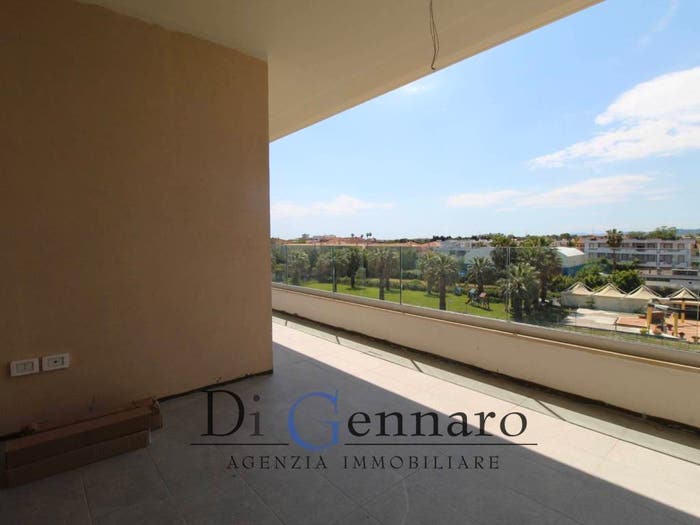 Appartamento trilocale in vendita in Via Roma, Villa Rosa, Martinsicuro