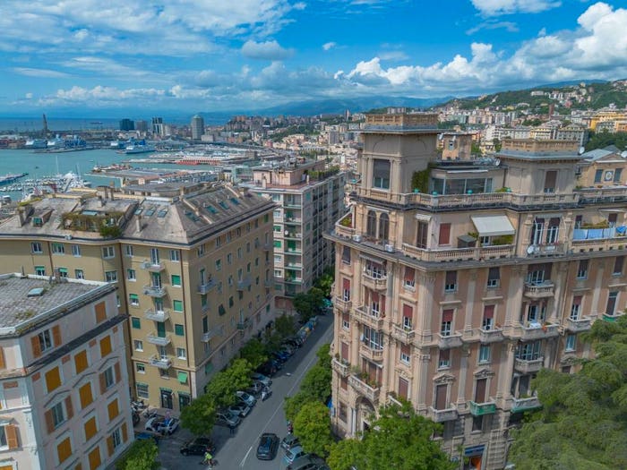 Appartamento con 6 locali in vendita in CORSO CARBONARA, Castelletto, Genova