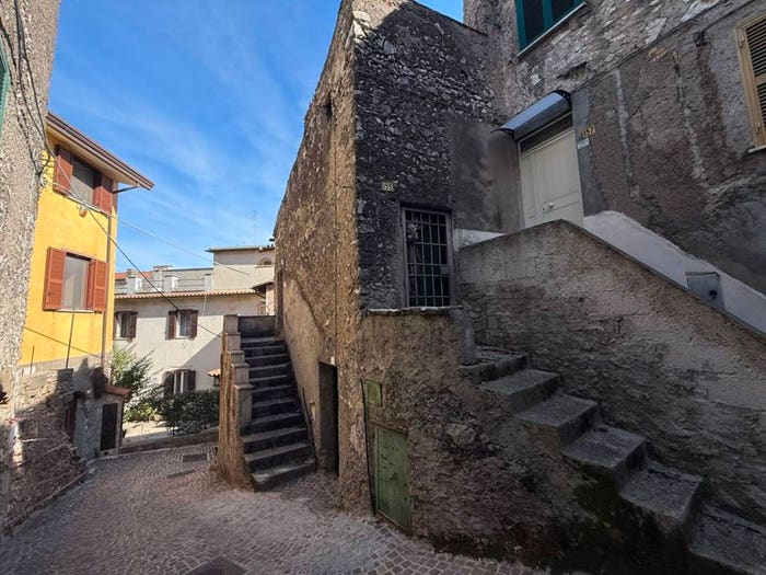 Appartamento bilocale in vendita in Via casali, Sgurgola