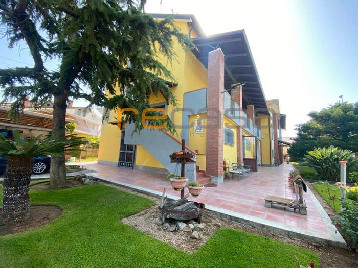 Casa con 6 locali in vendita in via Ragusa, Pugliano, Montecorvino Pugliano