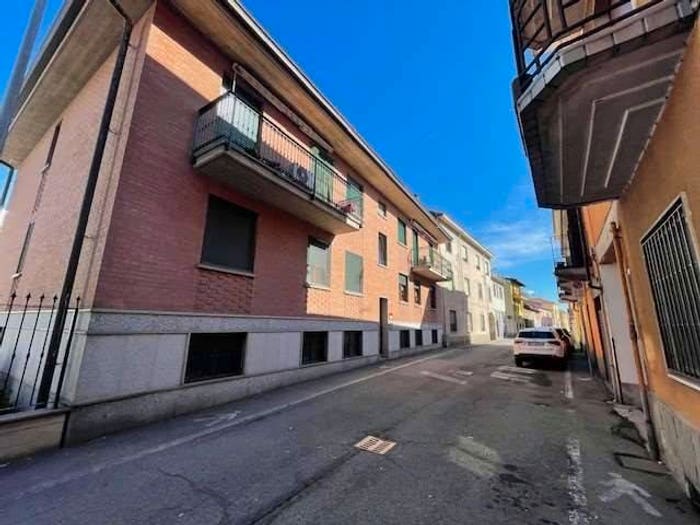 Appartamento trilocale in vendita in Via Sforza, Pernate, Novara