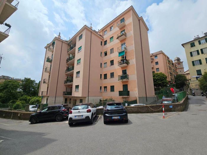 Appartamento trilocale in vendita in Via Giorgio Chiesa, Quarto, Genova