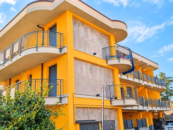 Appartamento bilocale in vendita in Via Gaetano Donizetti, Centro, Bernareggio