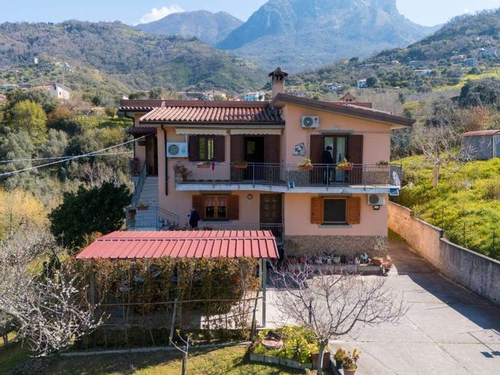 Casa con 6 locali in vendita in Contrada Pantaide, Belvedere Marittimo