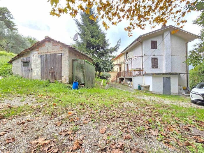 Casa con 6 locali in vendita in Camaiore Paese, Camaiore