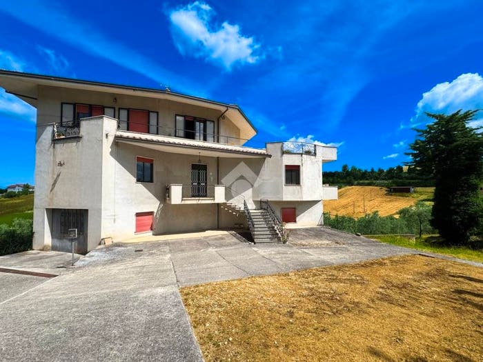 Casa con 6 locali in vendita in Contrada Colle Sant'Antonio, Bucchianico