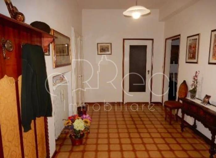 Appartamento con 5 locali in vendita in Via Alessandro Cavriani, Centro, Mantova