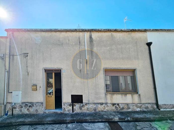 Appartamento quadrilocale in vendita in Via Cesare Battisti, Centro, Carpignano Salentino