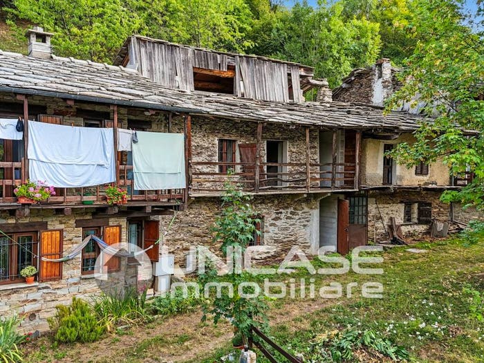 Casa trilocale in vendita in Via Rumer, Rorà