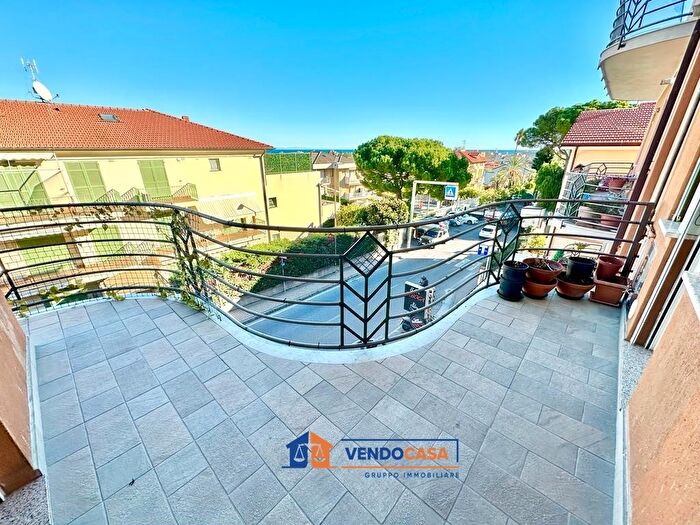 Appartamento quadrilocale in vendita in Via dei Gazzi, Loano