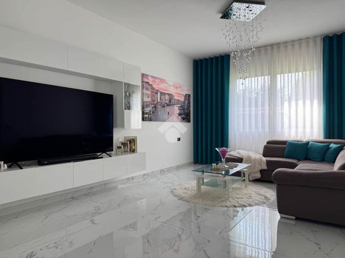 Casa con 6 locali in vendita in Via dalmazia, Centro, Piazzola sul Brenta