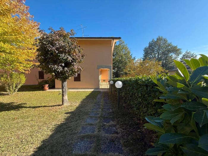 Casa con 5 locali in vendita in Via Faeto, Serramazzoni