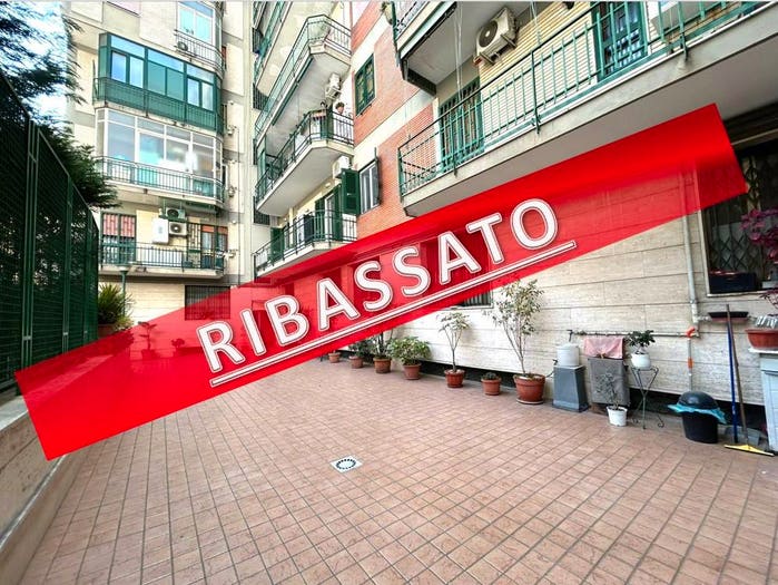 Appartamento quadrilocale in vendita in Via Torquato Tasso, Centro, Casoria