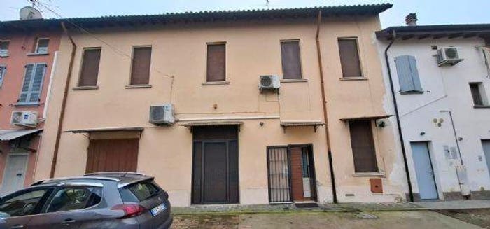 Appartamento con 6 locali in vendita in Cesare Baldi, Ospedaletto Lodigiano
