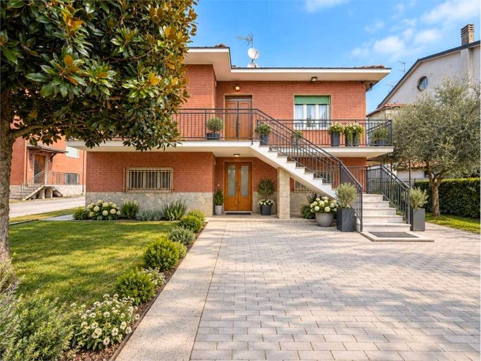 Casa con 6 locali in vendita in Via A Toscanini, Ponte Taro, Fontevivo