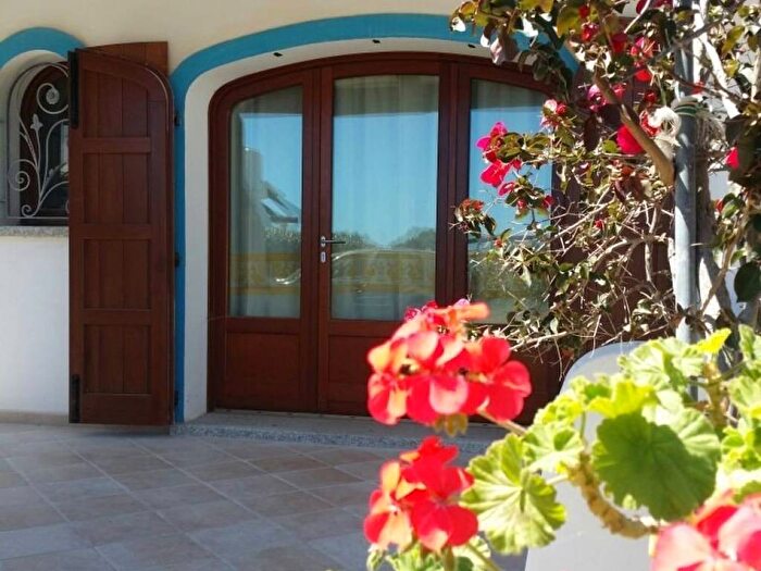 Casa quadrilocale in vendita in Via Razzoli, Centro, Santa Teresa Gallura