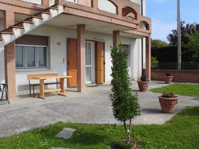 Casa con 6 locali in vendita in Stienta