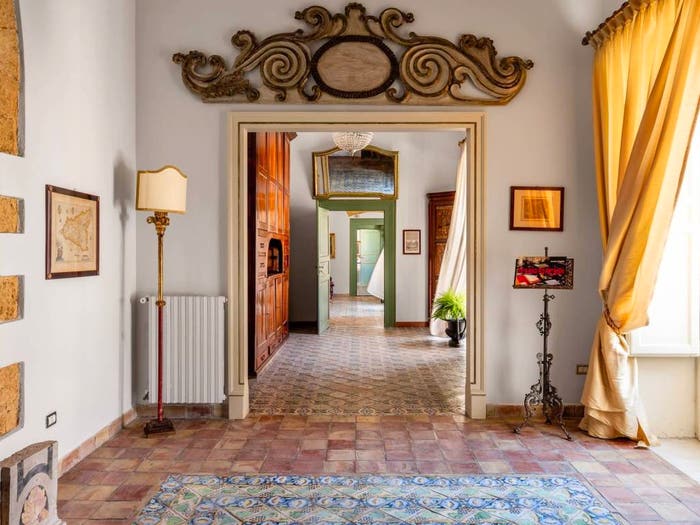 Casa con 6 locali in vendita in Via A Paternostro, Kalsa, Palermo