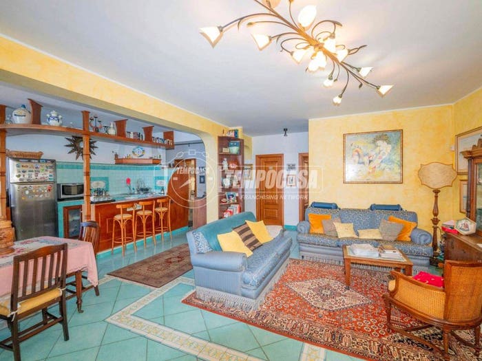 Appartamento trilocale in vendita in Strada Panoramica dello Stretto, Villaggio Pace, Messina