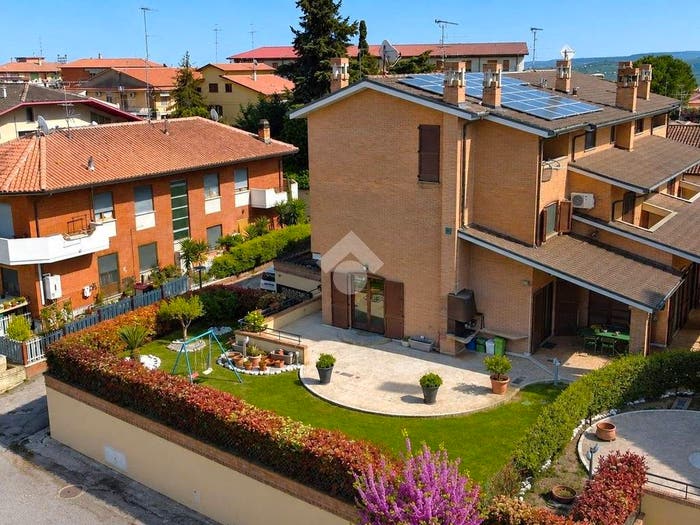 Casa con 5 locali in vendita in Via P Picasso, Centro, Mosciano Sant'Angelo
