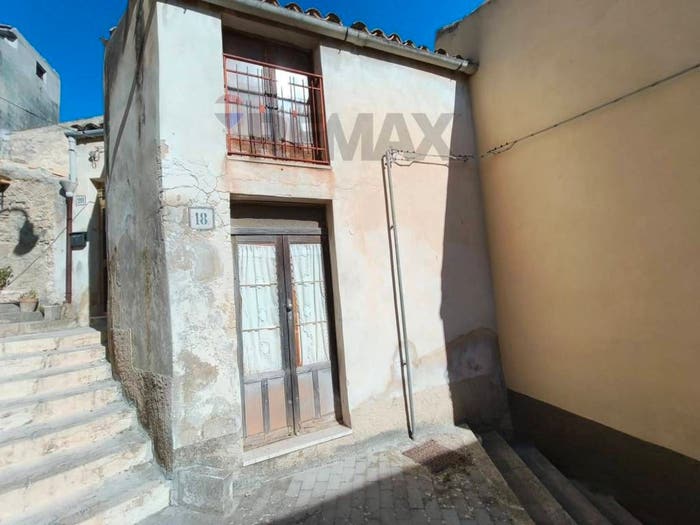 Casa con 6 locali in vendita in Salita Santa Chiara, Modica Alta, Modica