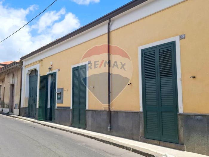 Casa con 5 locali in vendita in Via Faro, Centro, Pedara