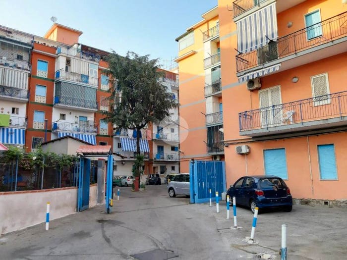 Appartamento trilocale in vendita in Corso Sirena, Barra, Napoli