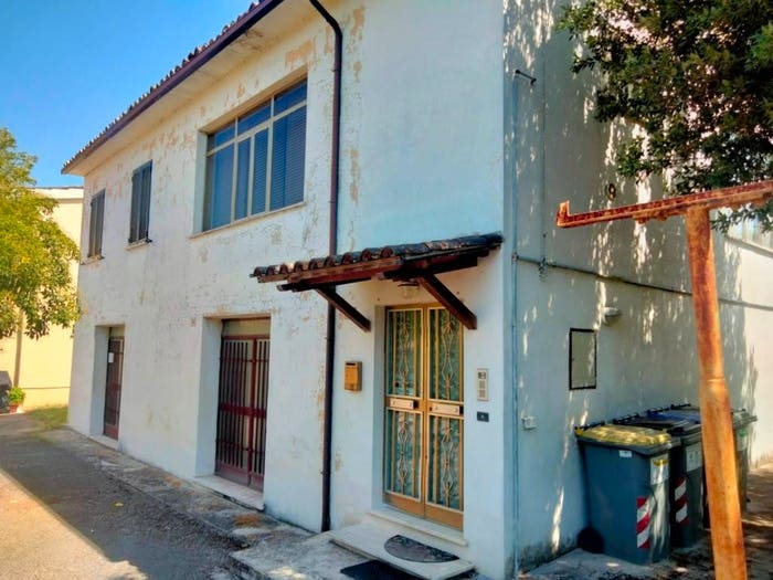 Casa con 6 locali in vendita in Via Capro, Centro, Bevagna