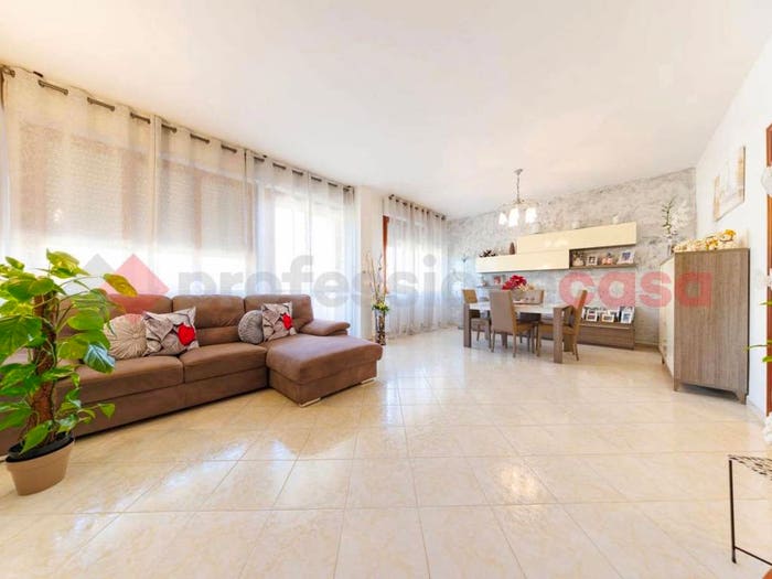 Appartamento con 5 locali in vendita in Via Giovanni da Verrazzano, Goito Montebello, Livorno